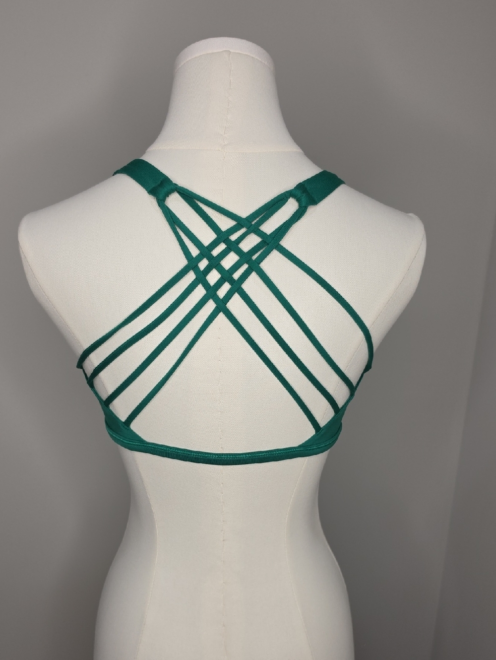 Lululemon Free to Be Bra Wild Size 6 Light Support, A/B Cup Green - Picture 2 of 4